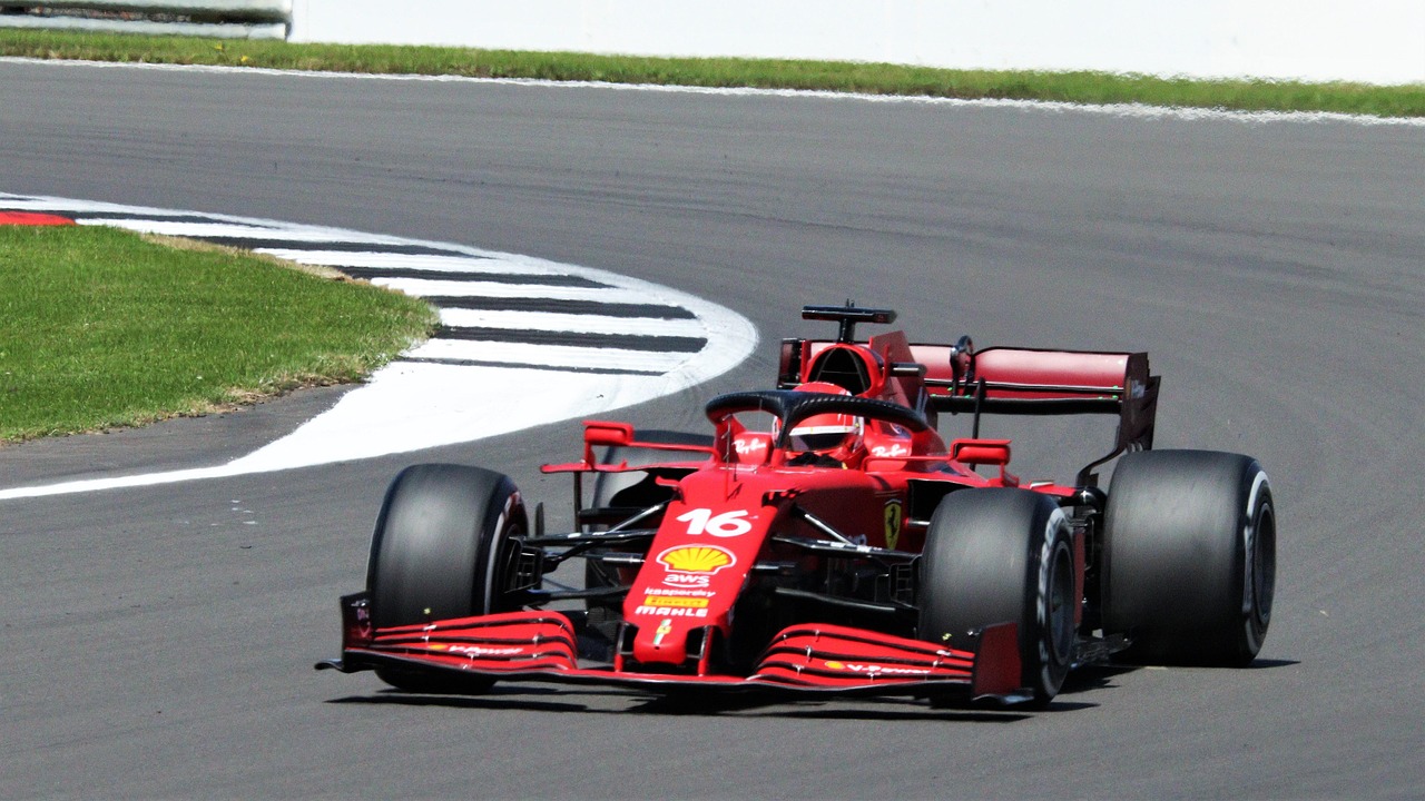 Leclerc, ultimatum alla Ferrari dopo un altro anno deludente